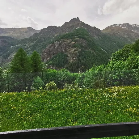 Holidays Home With Private Garden * Valtournenche